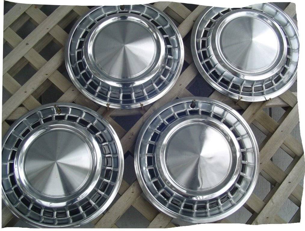 1958 Plymouth hubcaps.jpg