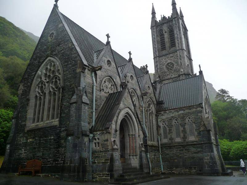 Neo-gothic_church_at_Kylemore.jpg