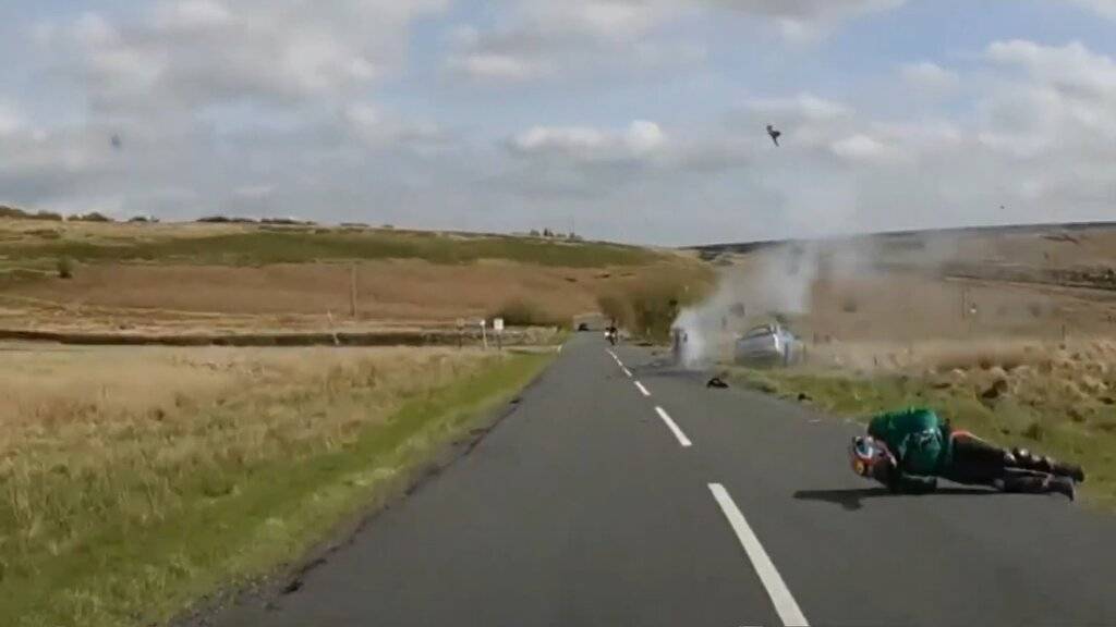 01-24-20.Horrific Footage Shows Head-On Motorbike Crash with Car.1080p_00_00_35_29.jpg
