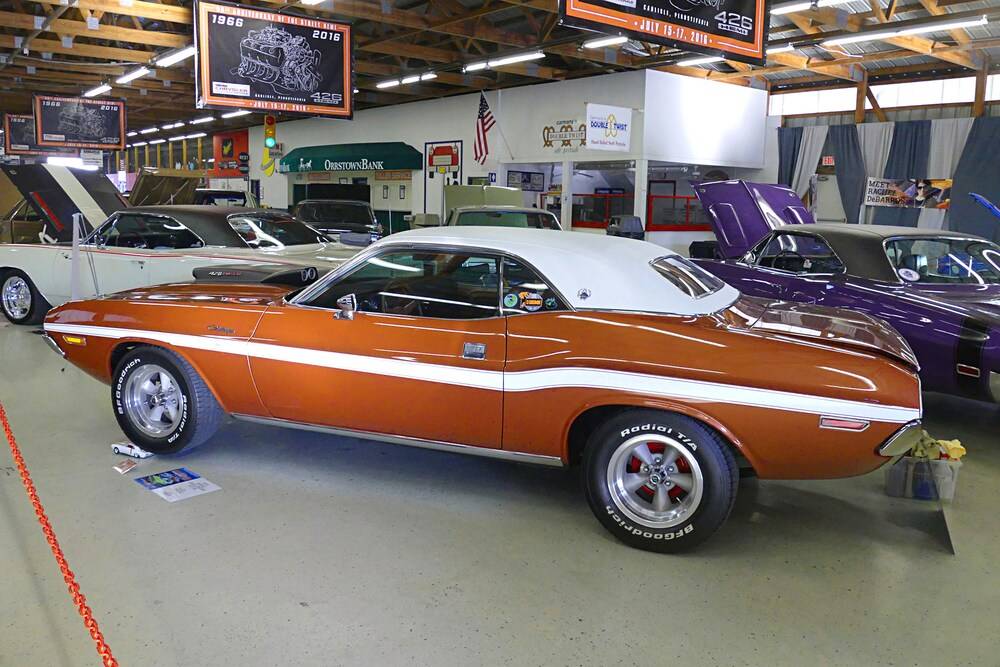 012-2016-carlisle-chrysler-nationals-1970-dodge-hemi-challenger-rt-one-owner.jpg