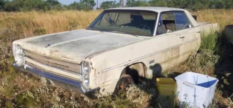 07-04-21.1968 Plymouth Fury III 2dr HT 383 NO TITLE Abilene Texas $400.www.facebook.com.001.jpg
