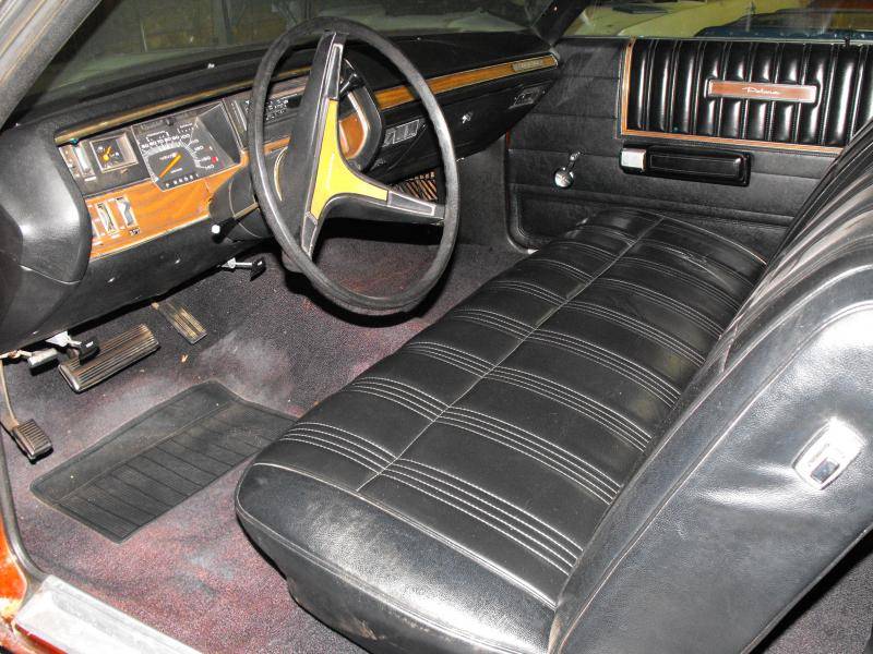 118263 2009 front seat.jpg