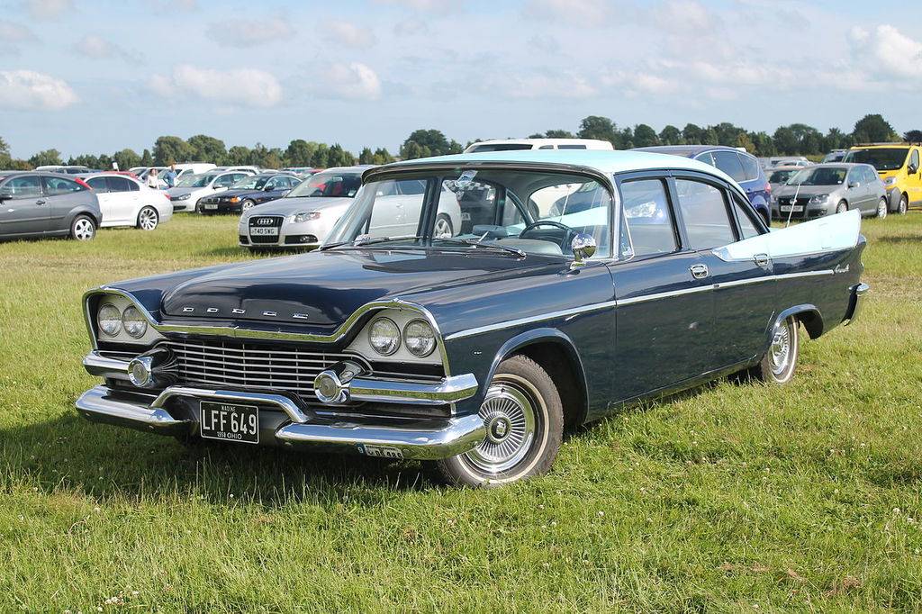 1280px-1958_Dodge_Coronet_%2814364512010%29.jpg