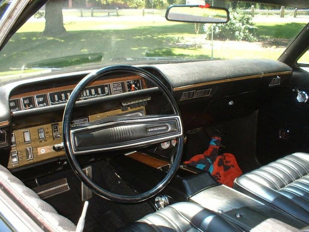 137248 2003 dash.jpeg