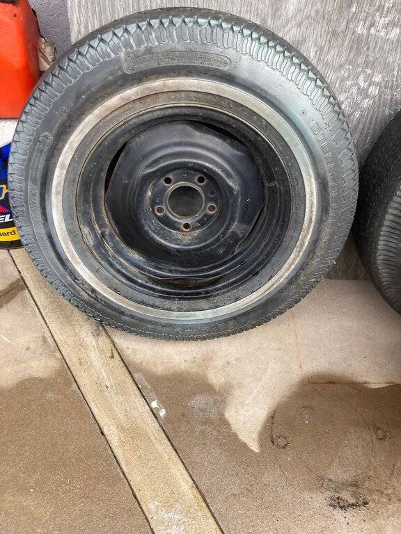15" tire and rim.jpg