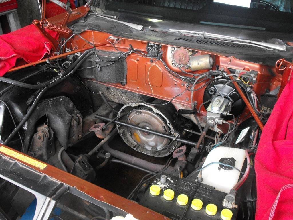 187134 2010  engine removal 3.JPG