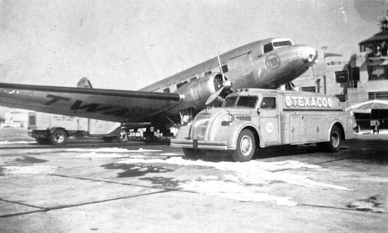 1930s-Streamlined-Dodge-Airflow-Styled-Texaco-Fuel-Truck-1-760x457.jpg