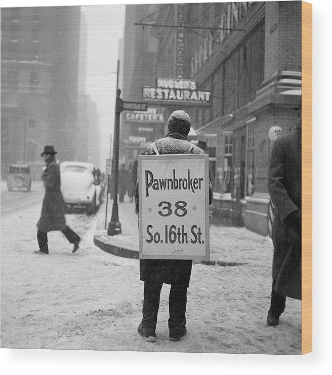 1930s-winter-street-scene-of-man-vintage-images.jpg