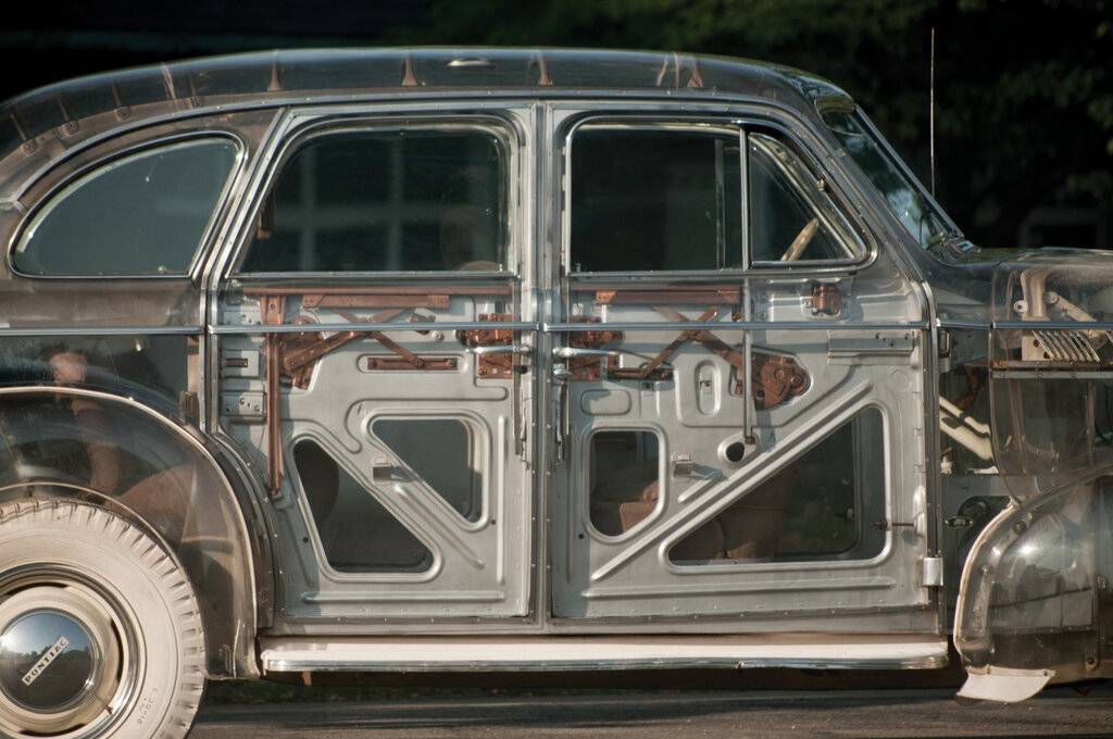 1939-Pontiac-Plexiglas-Deluxe-Six-Ghost-Car-91.jpg
