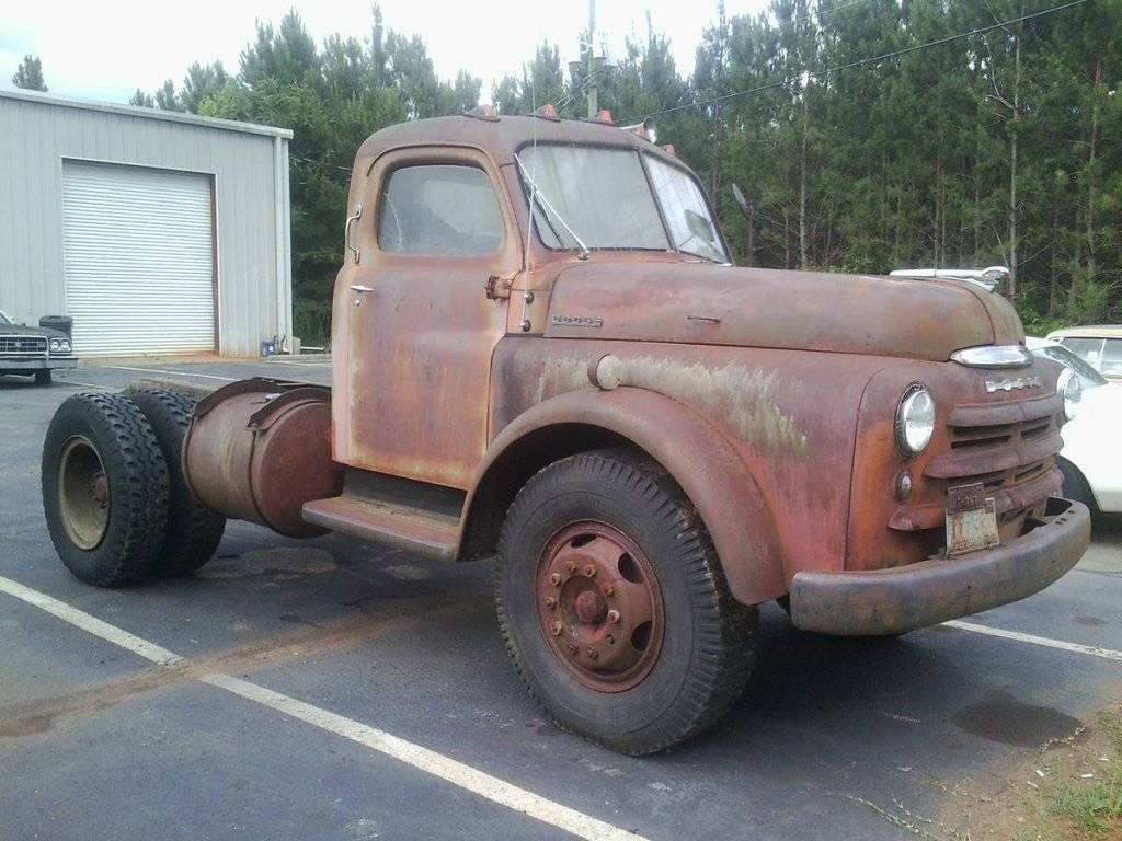 1951 Dodge Semi Rig 1.jpg