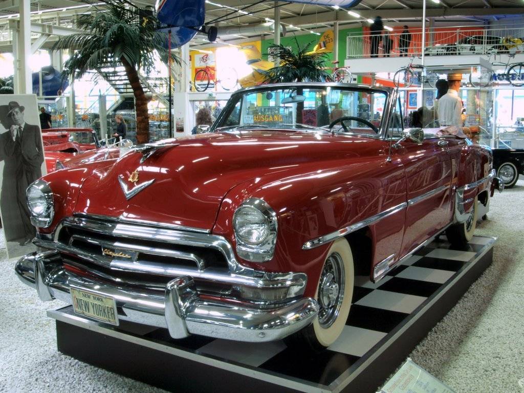 1954_Chrysler_New_Yorker_De_Luxe_convertible_V8_pic1.jpg
