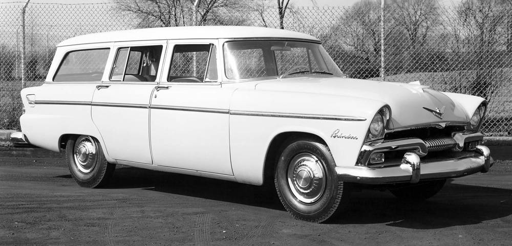 1955_Plymouth_Belvedere_Suburban_Wagon_2.jpg