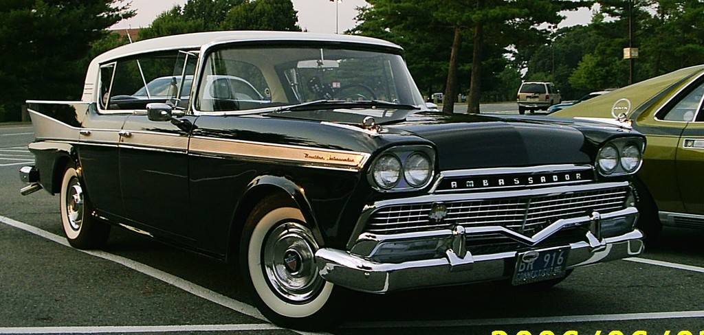 1958_Ambassador_4-d_hardtop_front.jpg