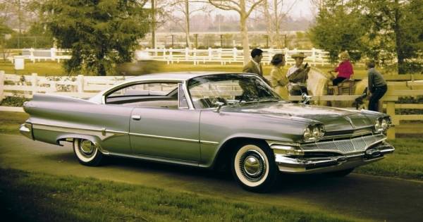 1960-Dodge-Dart-Phoenix-Hardtop-Coupe-silver.jpg