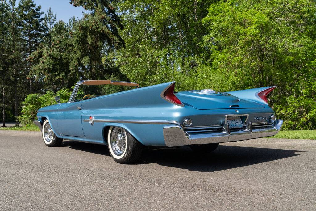 1960_chrysler_300f_convertible_1630425159efcb10e896e91H-8point.jpg
