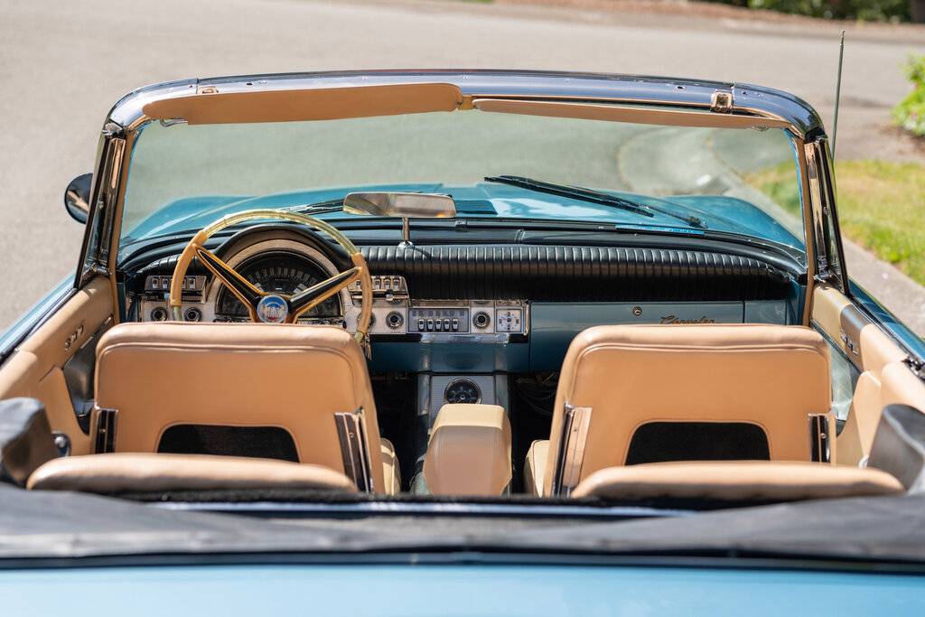 1960_chrysler_300f_convertible_1630425385efcb10e896e917C-Dash.jpg