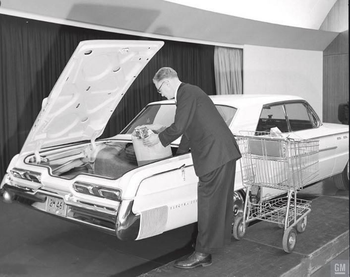 1962 Buick.Hatch Trunk.B&W.001.jpg