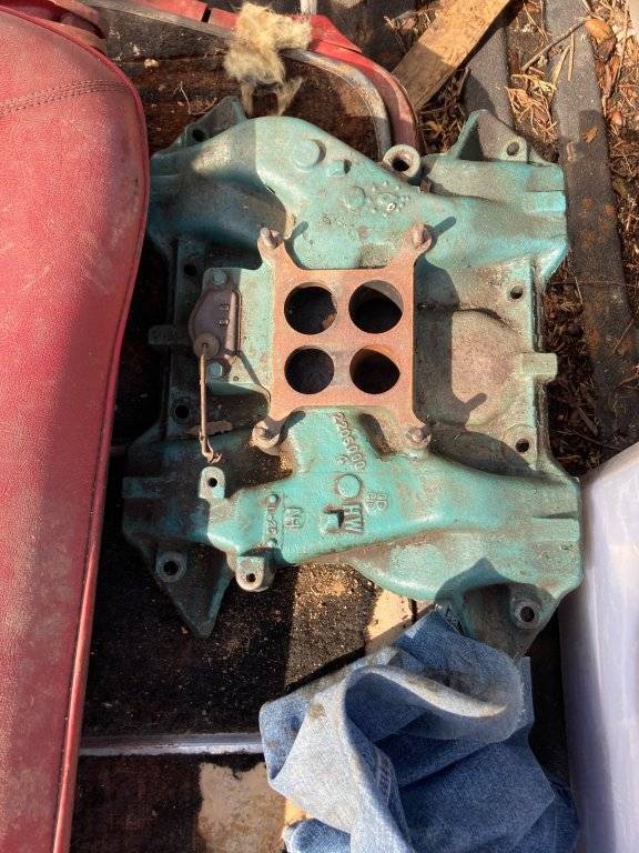 1963 chrysler 4 bbl intake manifold.jpg