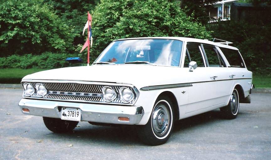 1963_Rambler_Classic_660_Station_Wagon.jpg