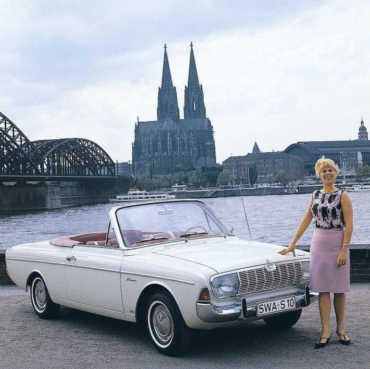 1965 ford taunus.jpg