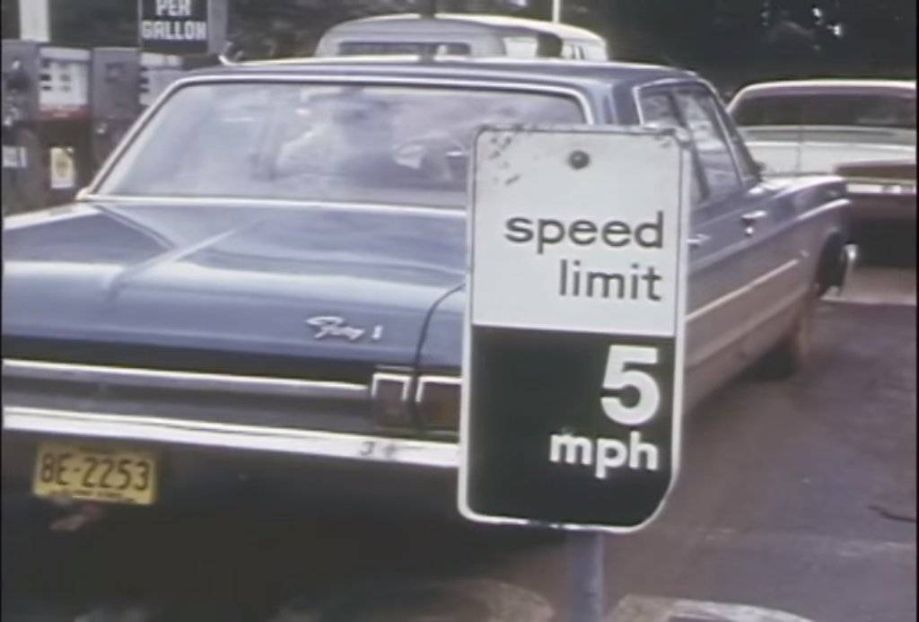 1965 Plymouth Fury I rear.jpg