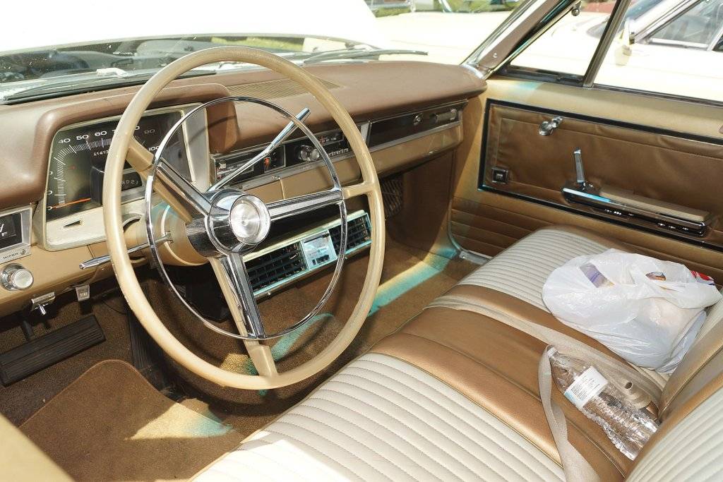 1965_Dodge_Polara_500_Convertible_(34994828671).jpg