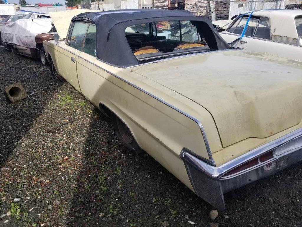 1966 Imperial left quarter.jpg