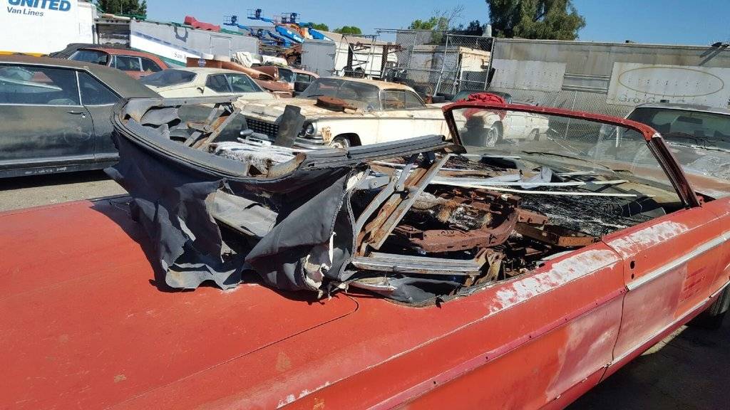 1966 Sport Fury Rt qtr top frame.jpg