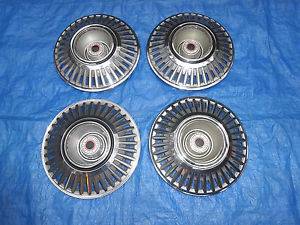 1967-69-mopar-b-or-c-body-15-hemi-finned-wheel-covers-disc-brake-vgc-set-4_83956.jpg