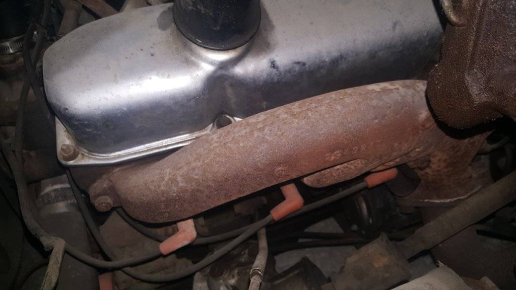 1967 exhaust manifold chrysler.jpg