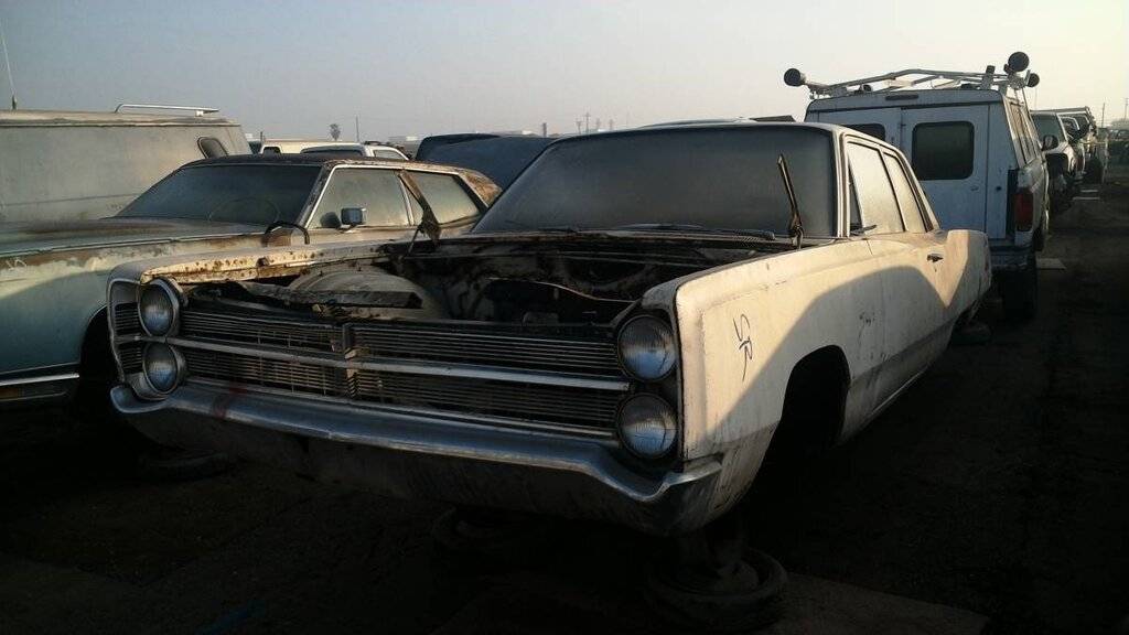 1967 Plymouth Fury I 2dr post in Boneyard.jpg