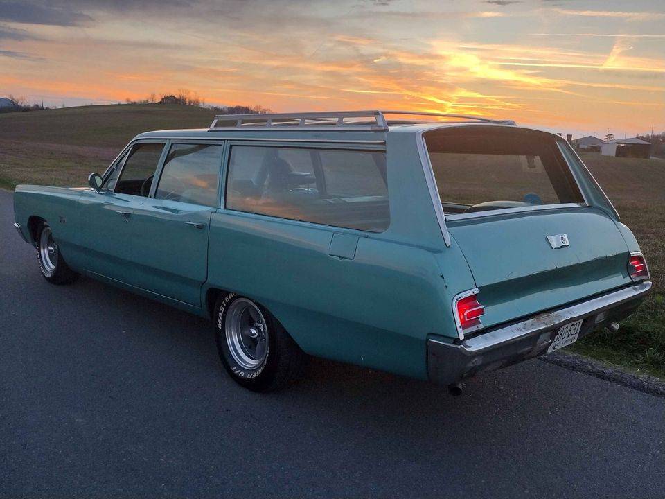1967 Plymouth Fury II Station Wagon 440HP.006.jpg