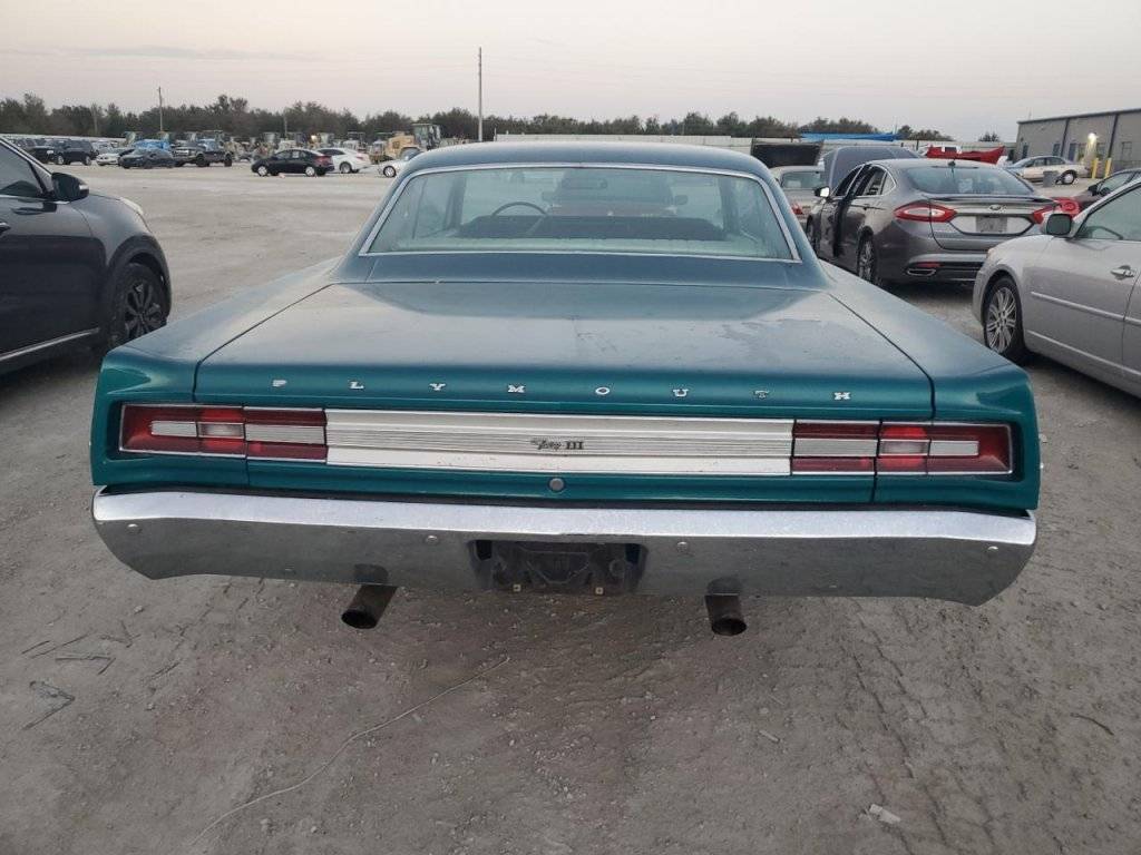 1967 Plymouth Fury III 2dr Fastop  PX23G8R118387 BB Auto.005.jpg