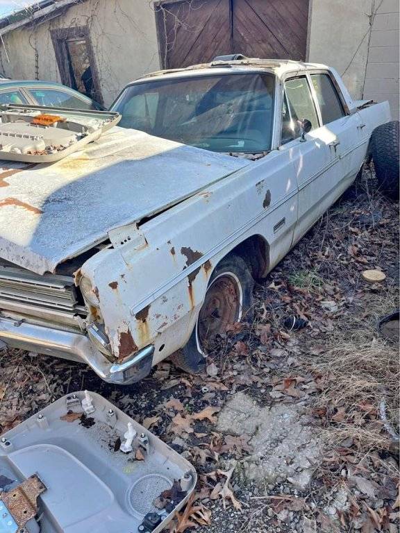 1967 Plymouth Fury Partout $600 Danville VA.001.jpg