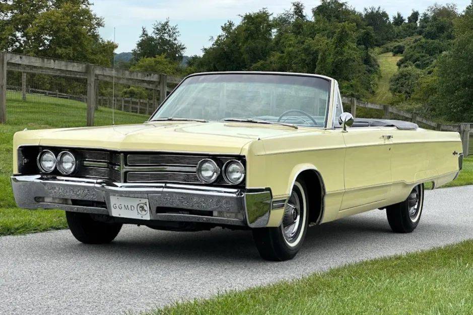 1967_chrysler_300_img_0021-8-39508.jpg