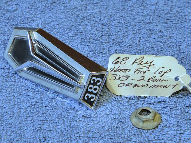 1968%20Ply%20Hood%20Frt%20Top%20Chrome%20383%20Ornament.jpg