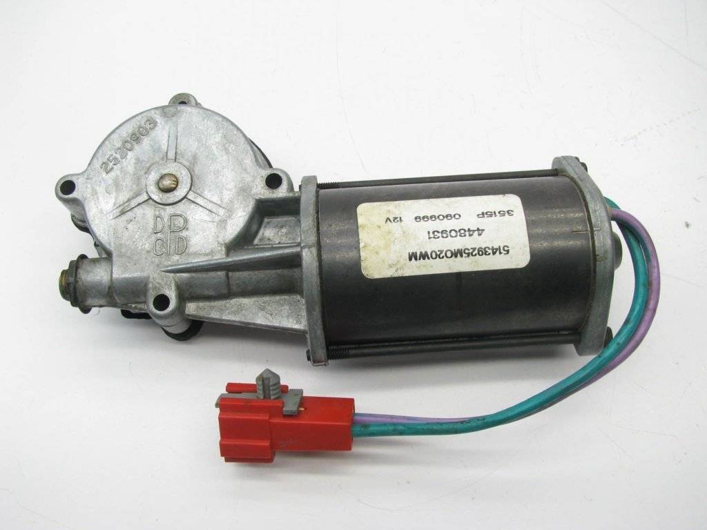 1968 newport drivers side window motor.jpg