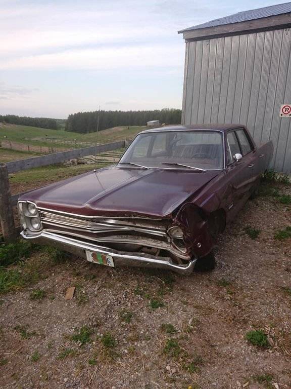 1968 Plymouth Fury I 4dr Slant 6 Auto Crashed.001.jpg