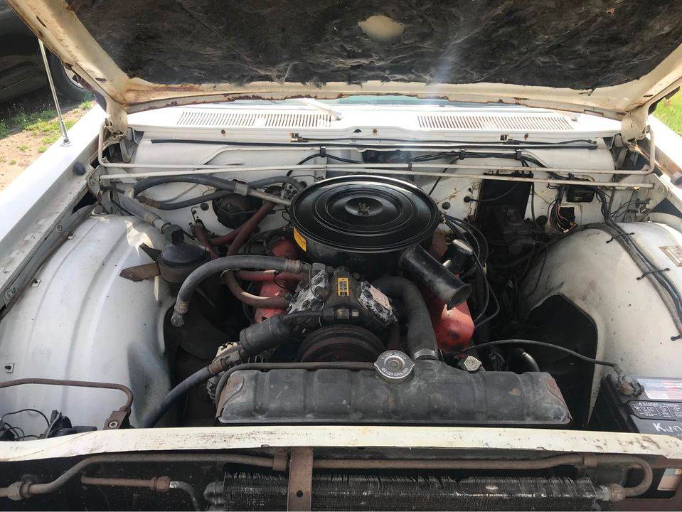 1968 Plymouth Fury II 2dr Sedan 318 AC Wht at Carisle.004.jpg