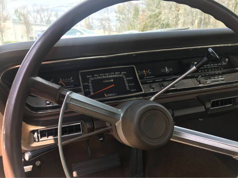 1968 Plymouth Fury II 2dr Sedan 318 AC Wht at Carisle.006.jpg