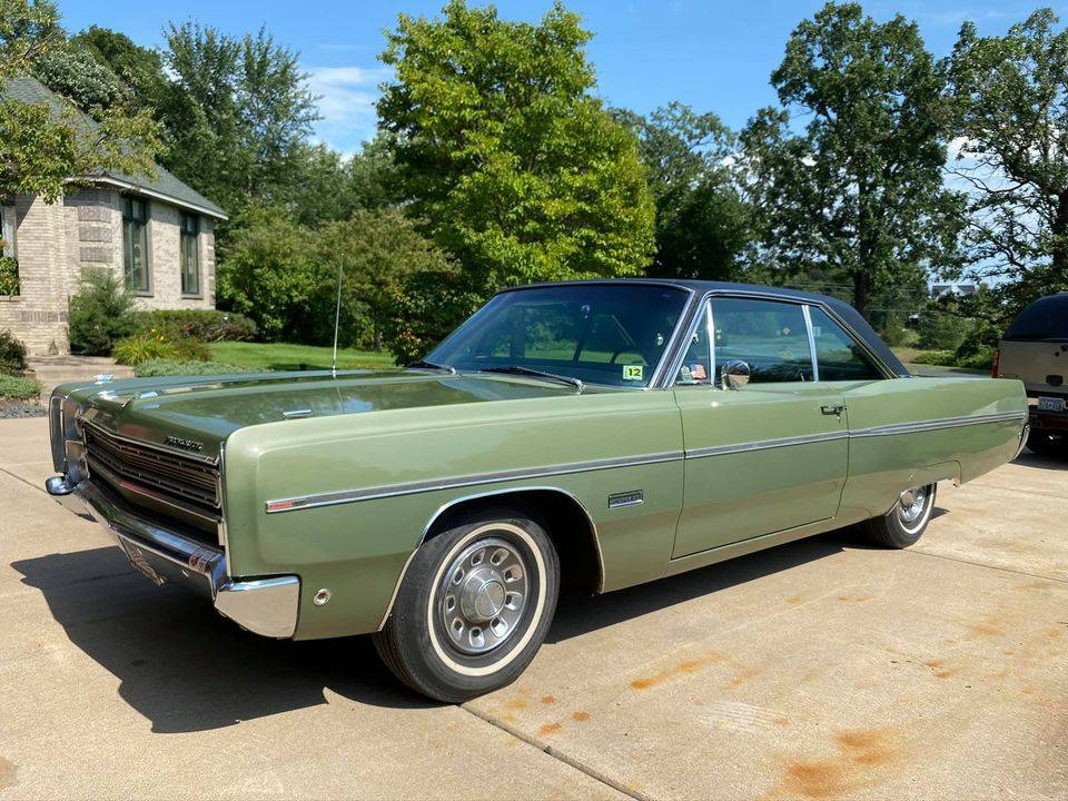 1968 Plymouth Fury III 2dr HT 318.jpg