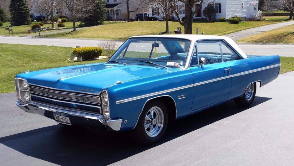1968 Plymouth Fury III 2dr HT Blue & Cragers.jpg