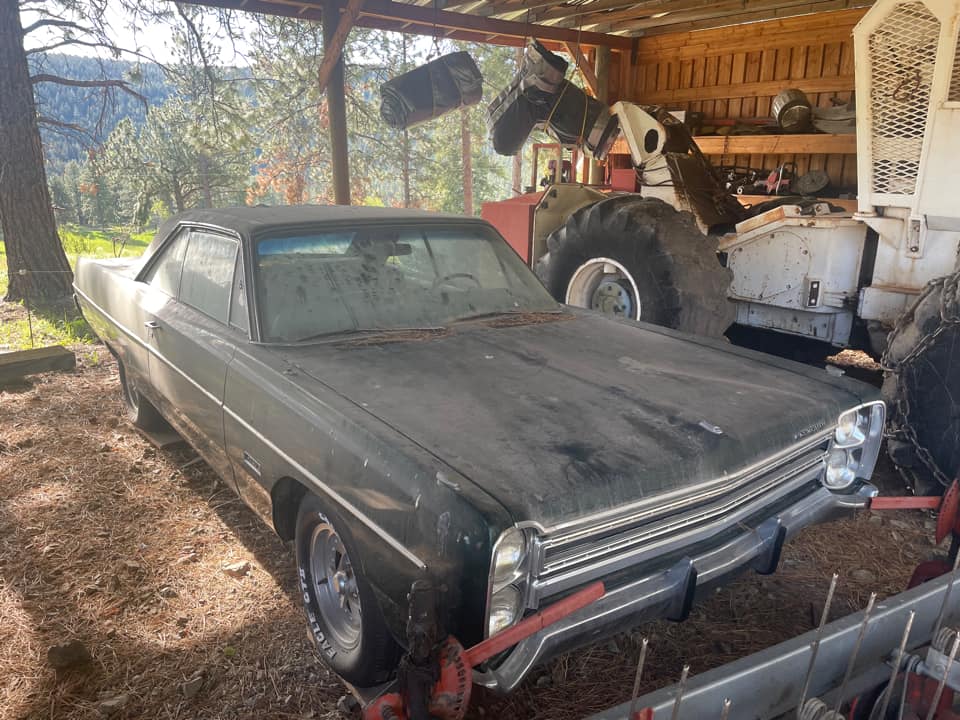 1968 Plymouth Fury III 2dr HT.jpg