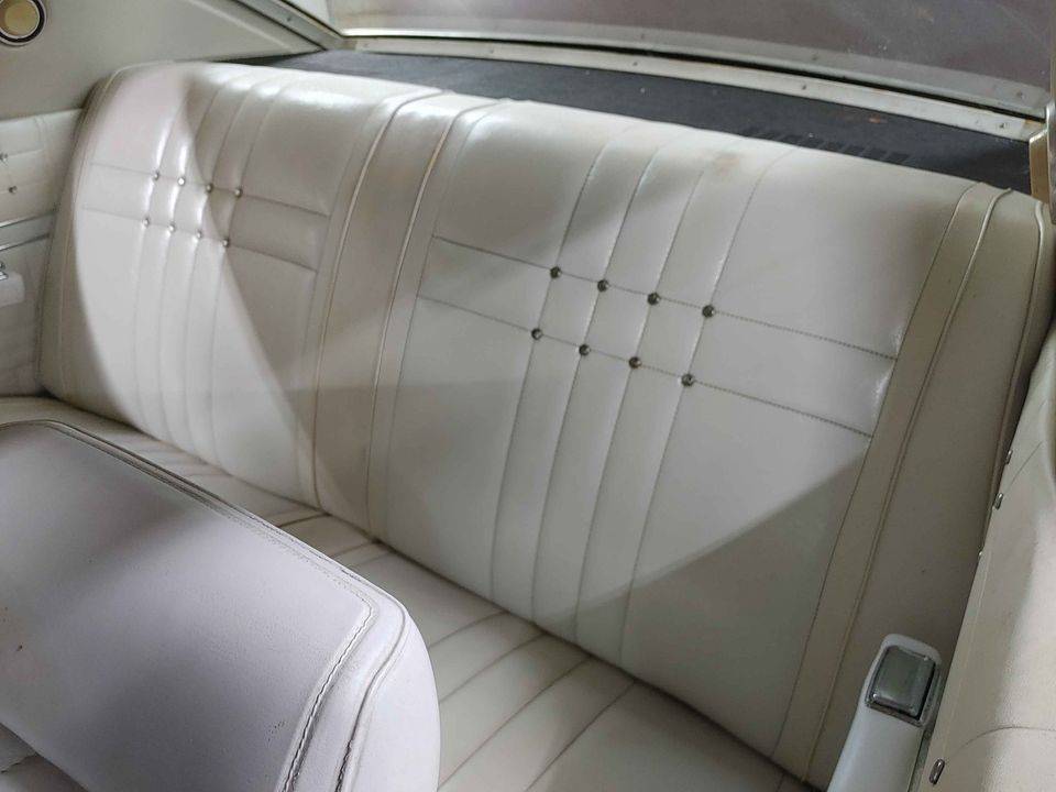 1968 Plymouth fury lll Fastop Commando 383 Headrests.005.jpg