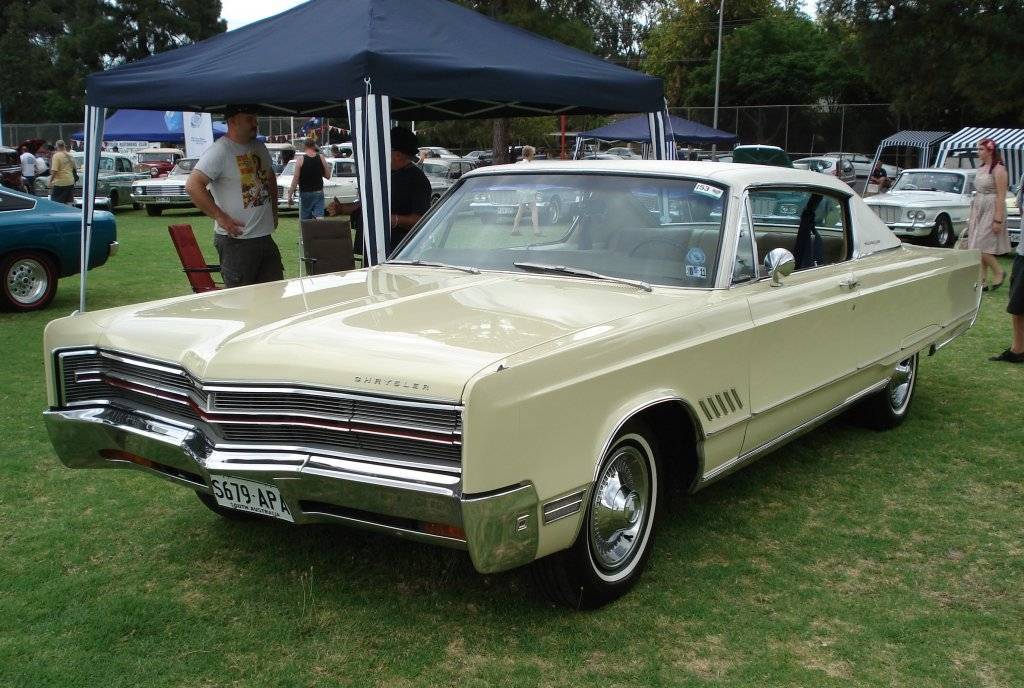 1968_Chrysler_300_2-Door_Hardtop.JPG