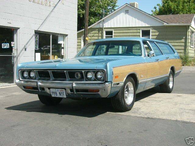 1969%20dodge%20monaco%20wagon%20left%20front%202007.jpg