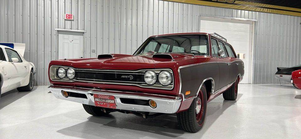 1969 Dodge Coronet Station Wagon Resto-Mod $175,000 Dealership Miami FL.001.jpg