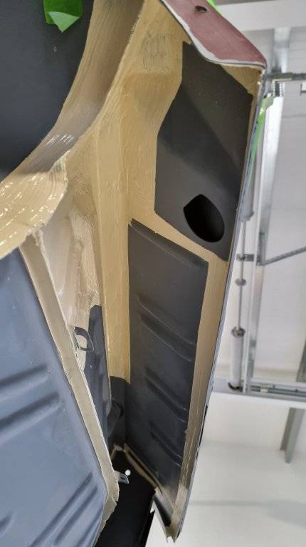 1969 Imperial_Seam-Sealing_Underside_23.jpg