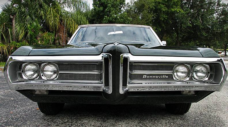 1969-Pontiac-Bonneville-Mecum.jpg