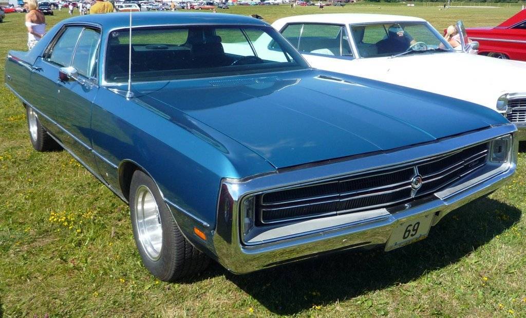 1969_Chrysler_300_Sedan.jpg